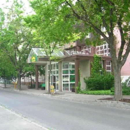 Hotel Echo 3*